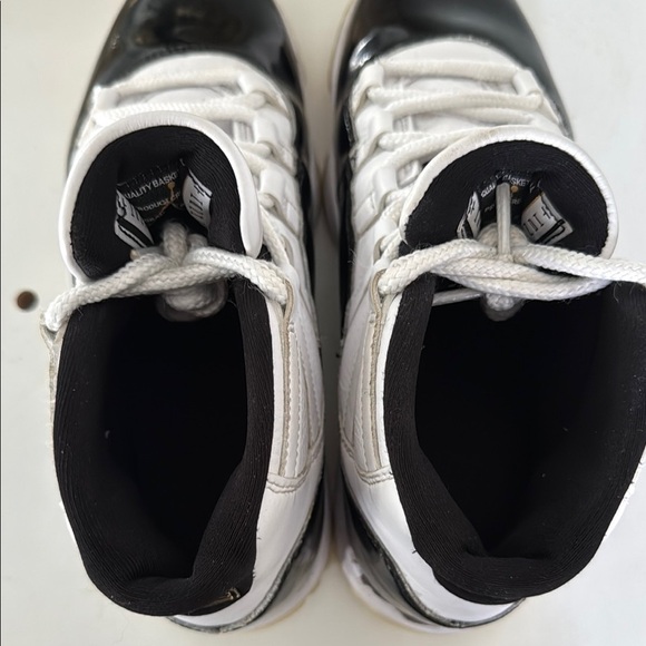 Air Jordan 11 Retro “Concord” 2000 Athletic Shoes - Picture 5 of 13